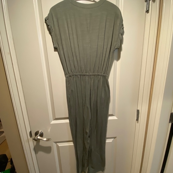 Gap Short Sleeve Button-Front Jumpsuit - Picture 3 of 7